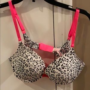 Victoria secret body by Victoria bra